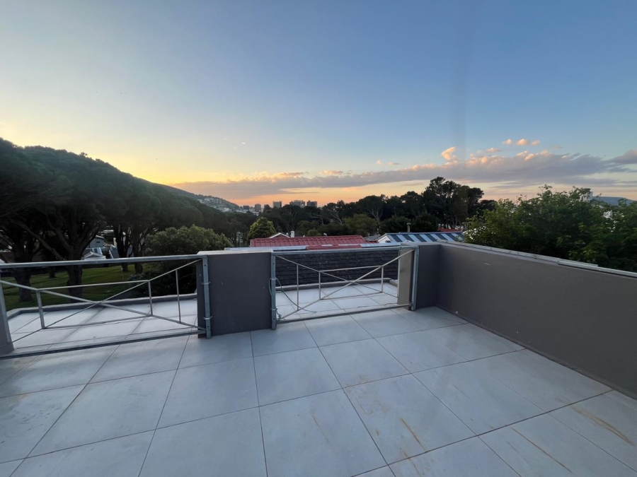 6 Bedroom Property for Sale in Vredehoek Western Cape